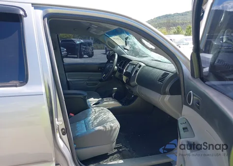 2015 Toyota Tacoma Base V6 из США, поврежденный, VIN 3TMLU4EN4FM183728